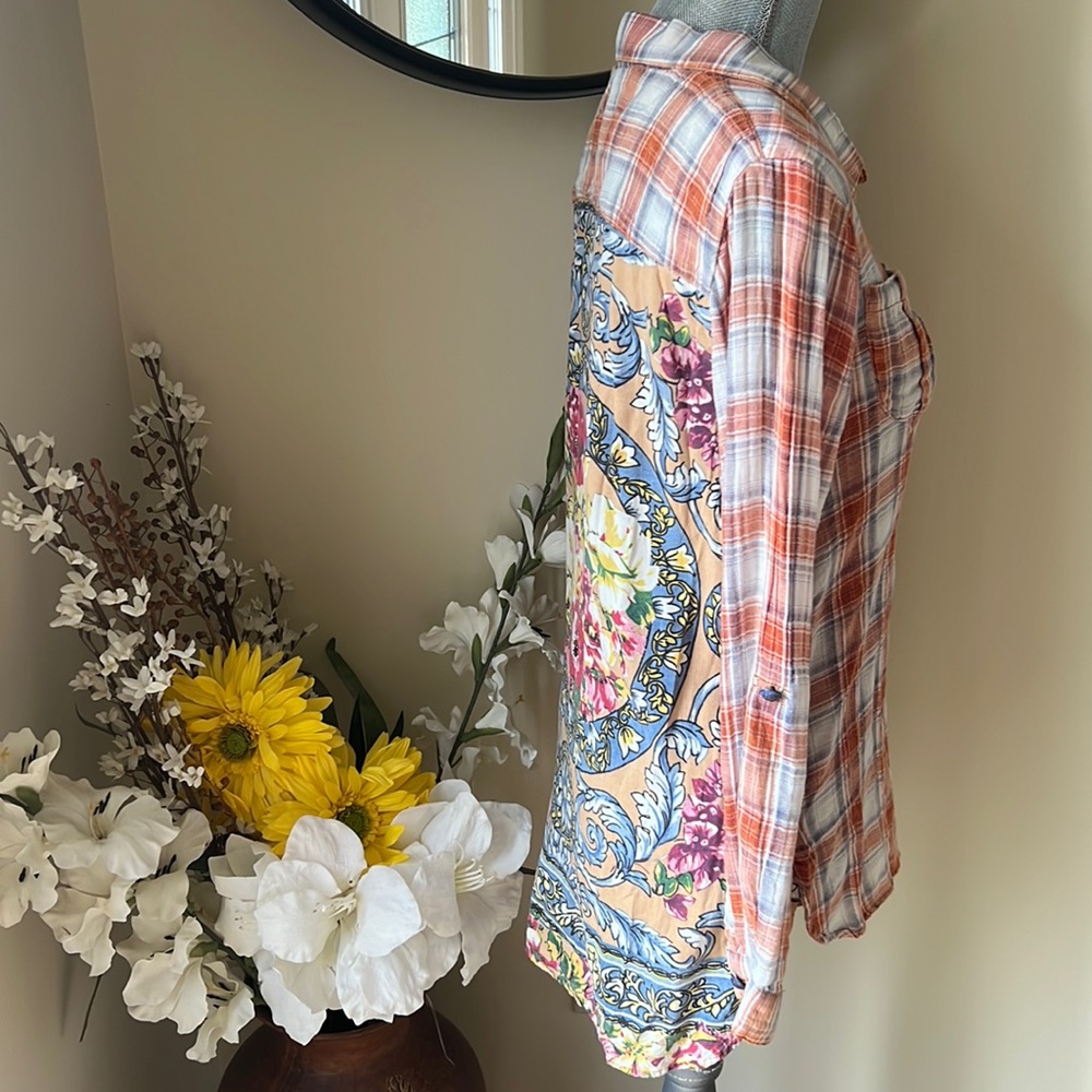 NWT Aratta Plaid Floral Back Long Sleeve Button Down.  Size XS